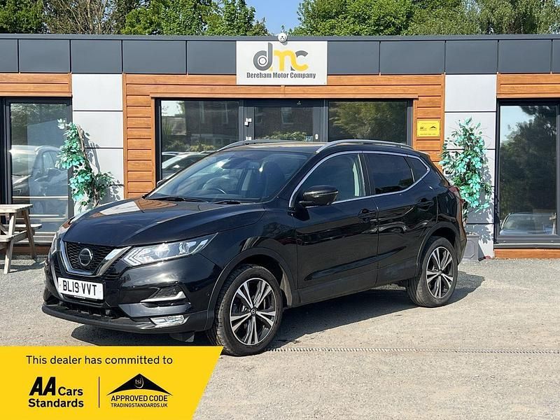 Black Used 2019 Nissan Qashqai N-Connecta SUV | £7,495 (Good price) - Image 1/2