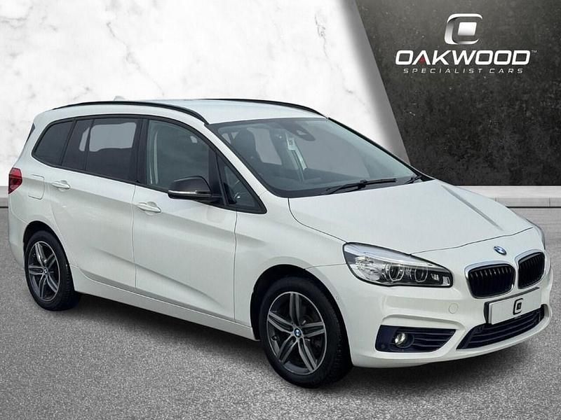 White Used 2018 BMW 218 Sport Line MPV | £13,995 (Fair price) - Image 1/4