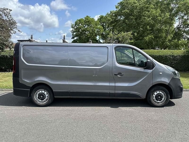 Used Vauxhall Vivaro 120 HP (88 kW) 2018 Grey MPV