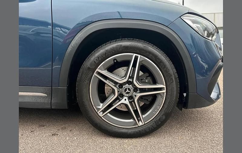 Used Mercedes GLA200 AMG Line Premium 150 HP (110 kW) 2021 Blue SUV