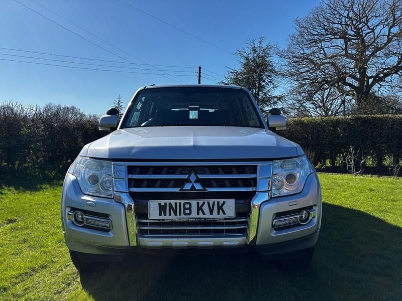 Used Mitsubishi Shogun Plus 187 HP (137 kW) 2018 Silver SUV