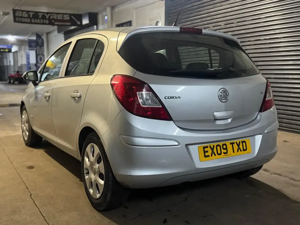 Gebraucht Vauxhall Corsa Club 89 PS (65 kW) 2009 Silber Kleinwagen