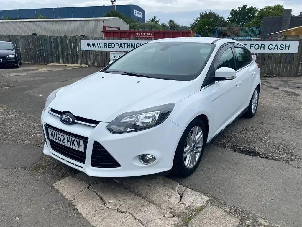 Used Ford Focus Titanium 100 HP (73 kW) 2012 White Hatchback