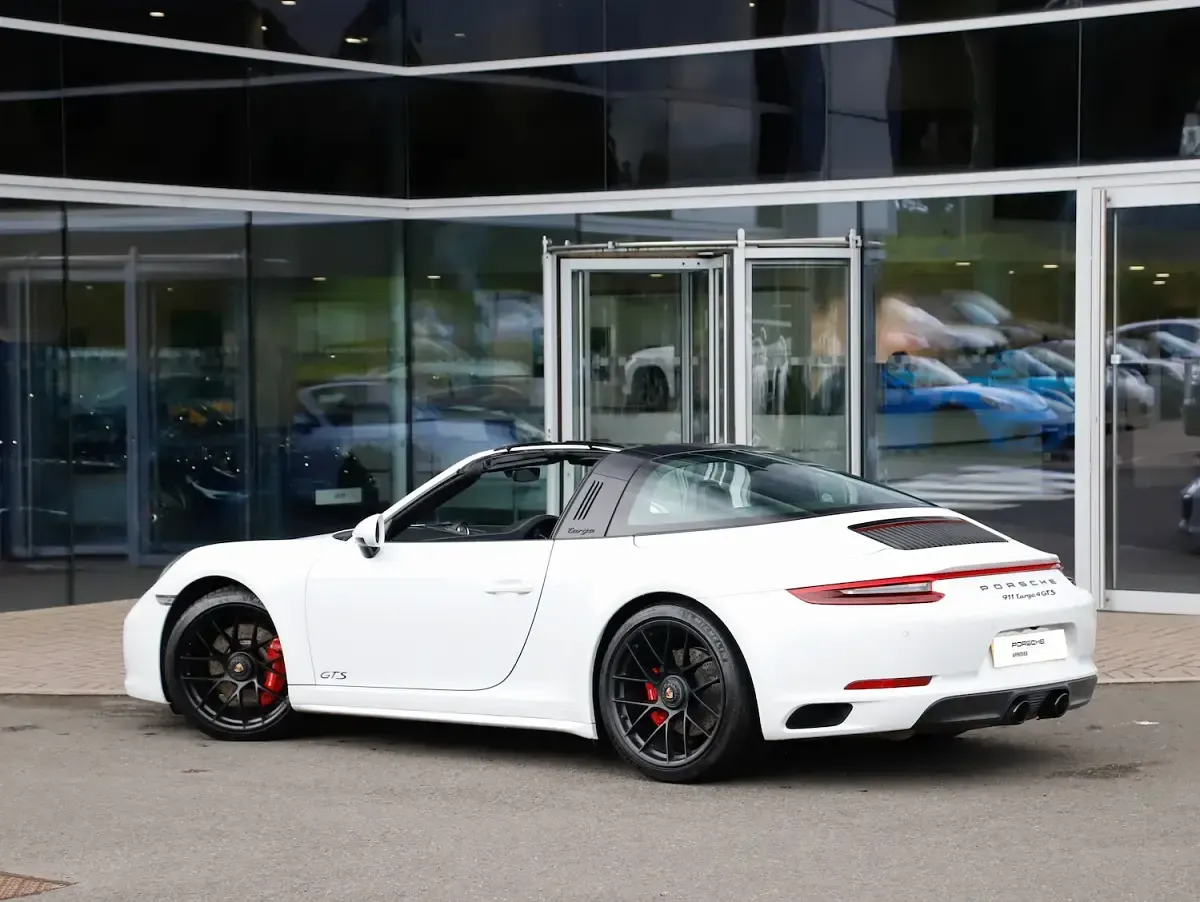 Used Porsche 991 450 HP (330 kW) 2018 Carrara white metallic Cabriolet