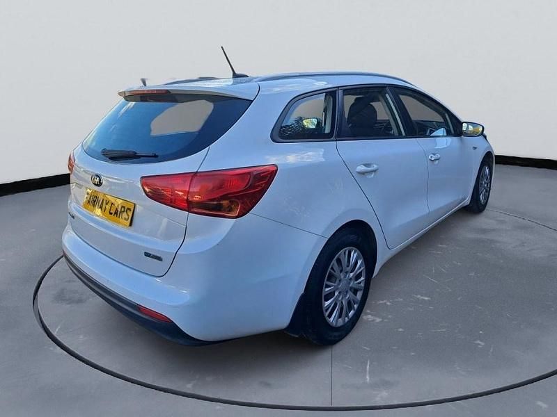 Used Kia Ceed 2024 White Hatchback