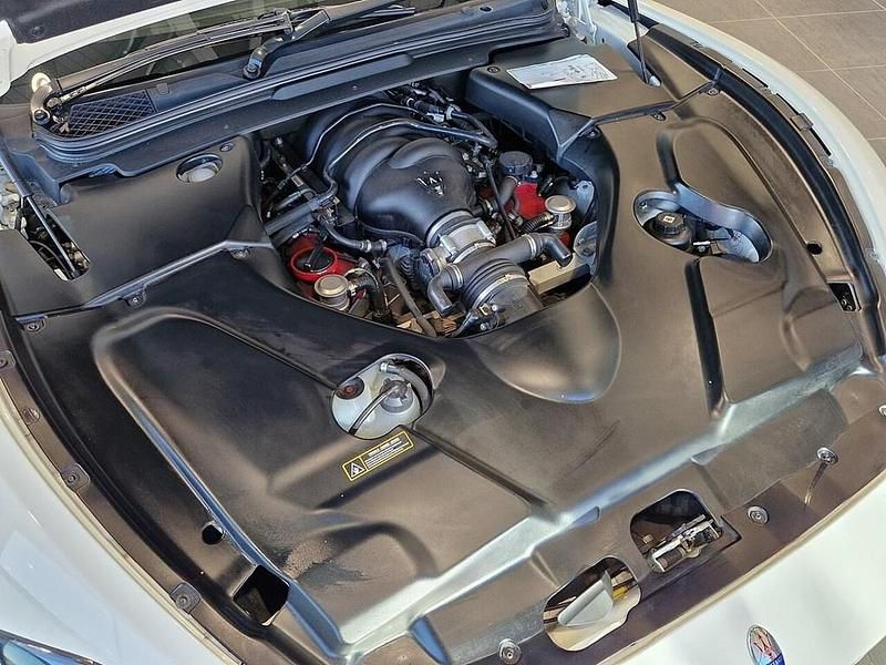 Used Maserati Granturismo 460 HP (338 kW) 2017 White Coupe