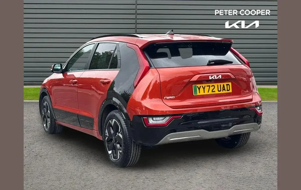 Used Kia e-Niro 150 kW (204 HP) 2023 Orange SUV