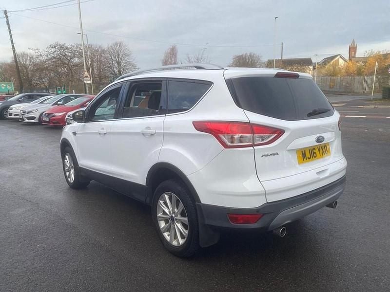 Begagnad Ford Kuga Titanium 180 HK (132 kW) 2016 Vit SUV