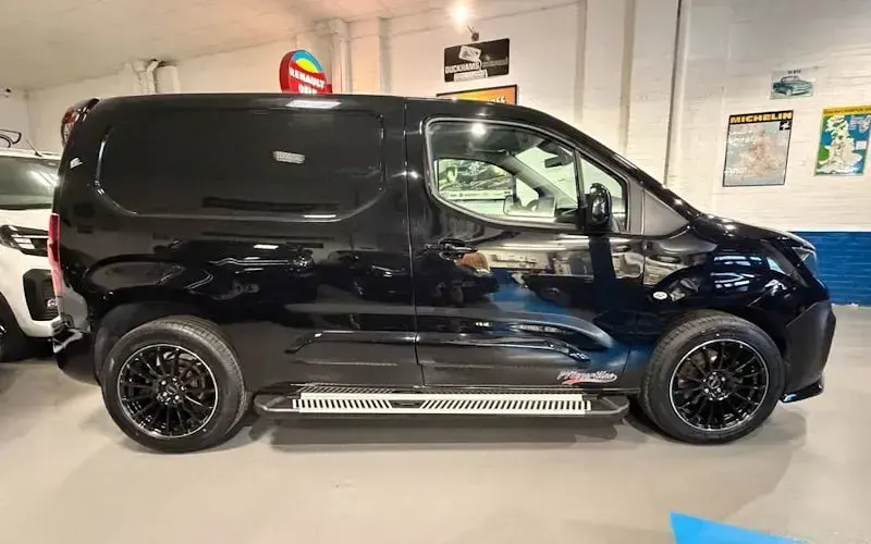 Used Peugeot Partner Premium 102 HP (75 kW) 2023 Black MPV