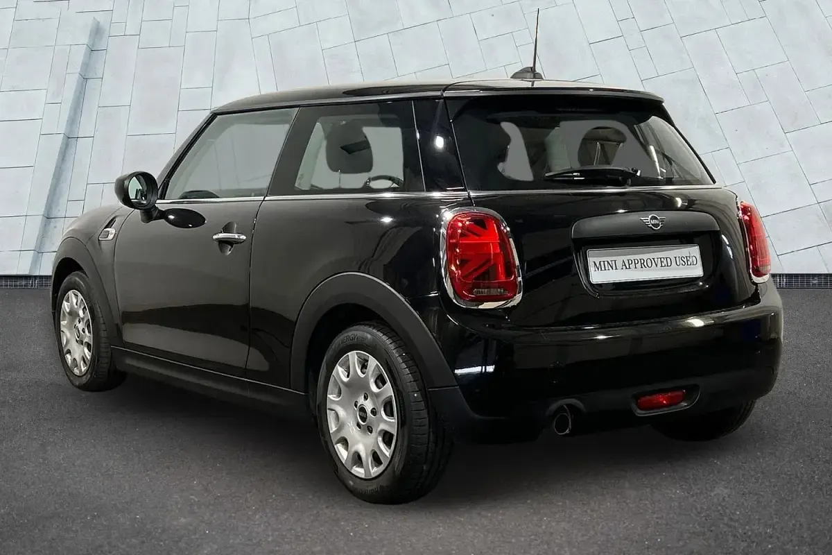 Used Mini ONE Classic 102 HP (75 kW) 2020 Black Hatchback