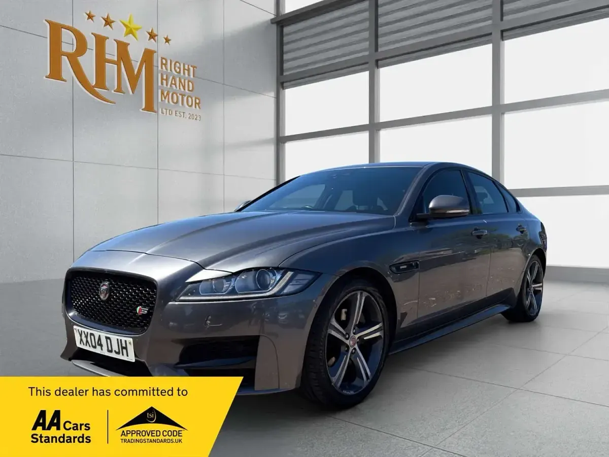 Second-hand Jaguar XF R-Sport 180 CP (132 kW) 2015 Gri Berlinǎ