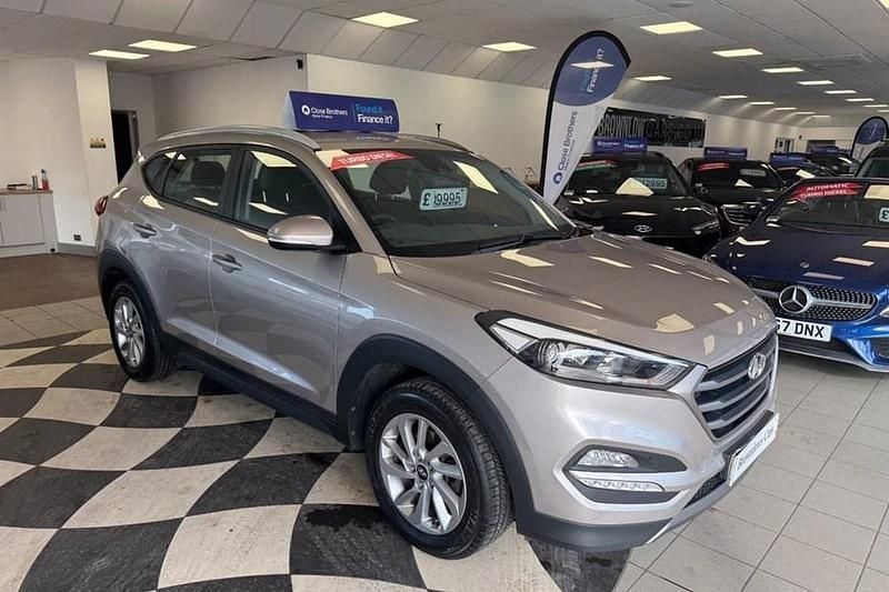 Used Hyundai Tucson SE 116 HP (85 kW) 2016 Beige SUV