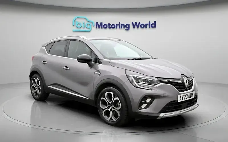 Usado Renault Captur Techno 143 HP (105 kW) 2023 Cinzento SUV