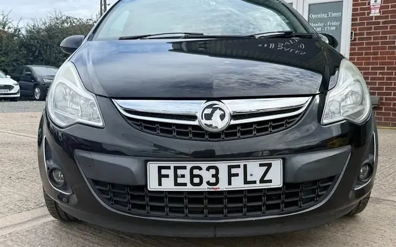 Used Vauxhall Corsa 86 HP (63 kW) 2013 Black Hatchback