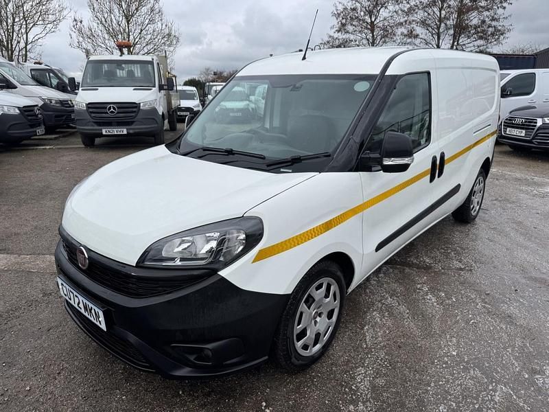 Used Fiat Doblò 120 HP (88 kW) 2022 White MPV