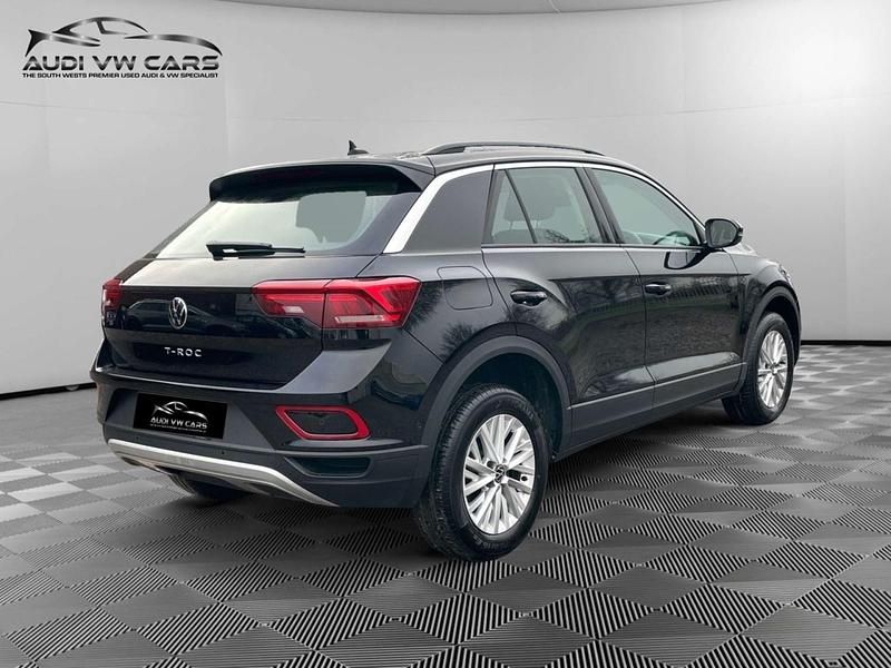 Used VW T-Roc Life 150 HP (110 kW) 2024 Black SUV