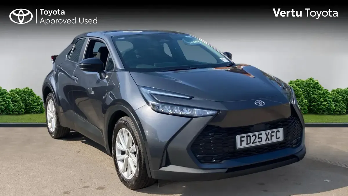 Used Toyota C-HR 140 HP (102 kW) 2025 SUV