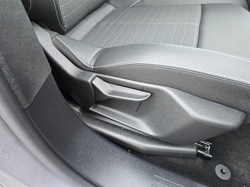 Used Peugeot 3008 Allure 156 kW (213 HP) 2024 Grey SUV