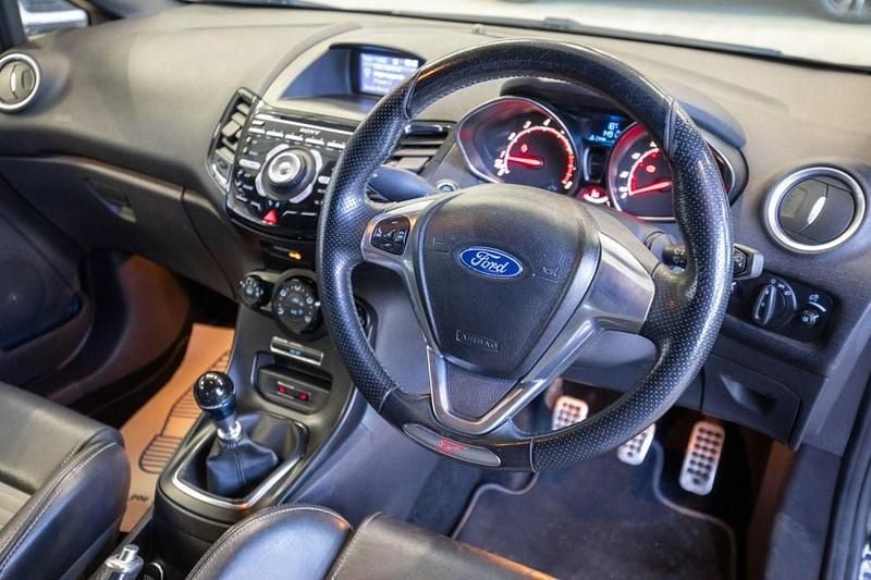 Used Ford Fiesta ST 182 HP (133 kW) 2013 Black Hatchback