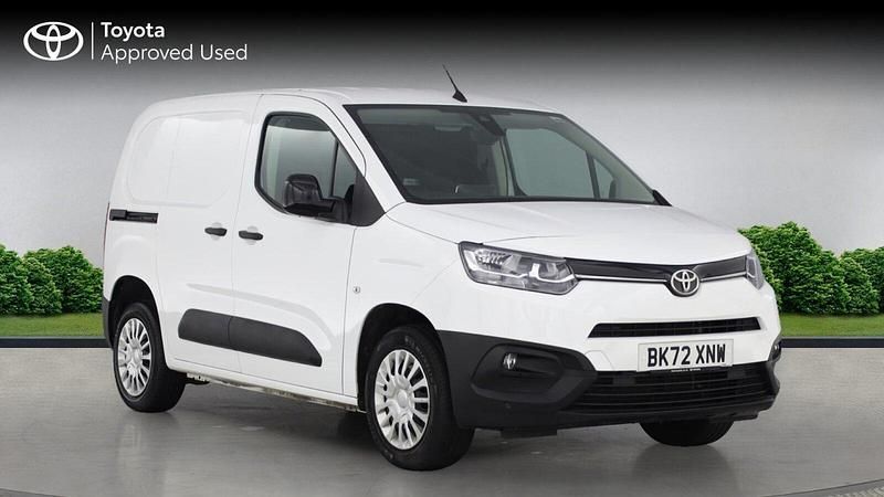 White Used 2022 Toyota Proace City Van | £12,495 (Good price) - Image 1/4