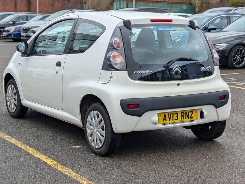 Used Citroën C1 68 HP (50 kW) 2013 White Hatchback