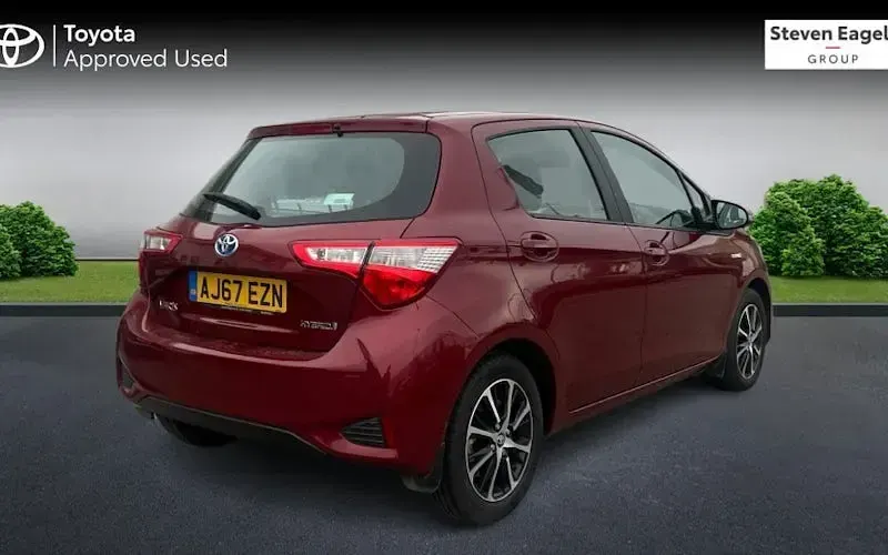 Used Toyota Yaris Hybrid 101 HP (74 kW) 2019 Hatchback