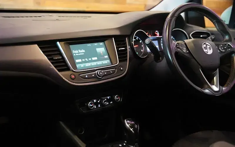 Used Vauxhall Crossland X Elite 83 HP (61 kW) 2018 Black SUV