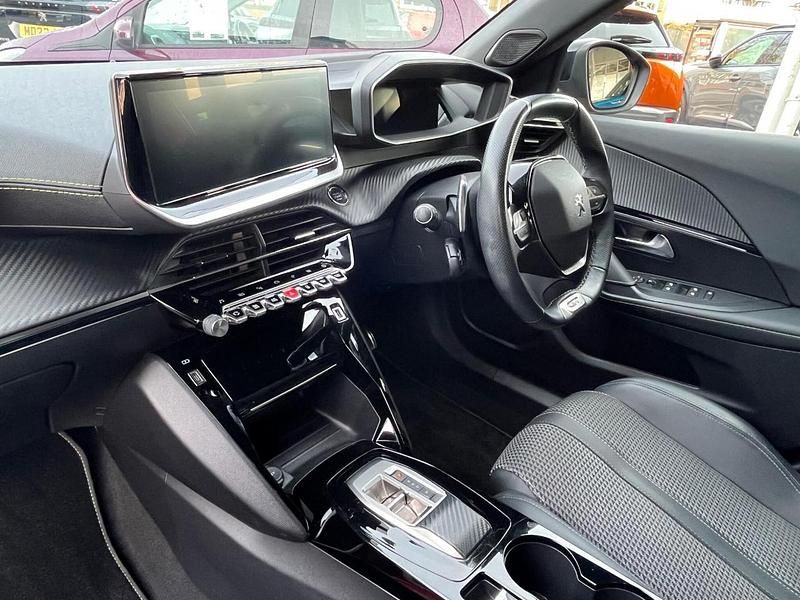 Used Peugeot 2008 GT 129 HP (94 kW) 2022 Red SUV