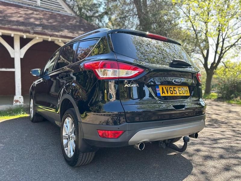 Usado Ford Kuga Titanium 2015 Negro SUV