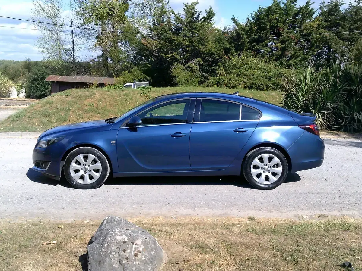 Used Vauxhall Insignia SRi 2016 Blue Hatchback