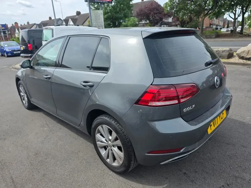 Used VW Golf VII SE 115 HP (84 kW) 2017 Grey Hatchback