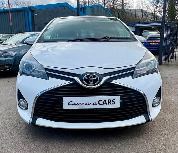 Used Toyota Yaris 2017 White Hatchback