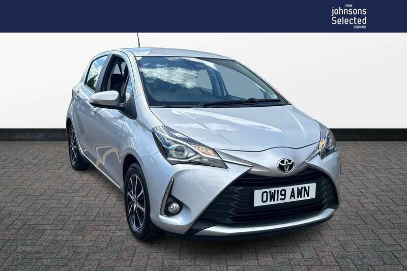 Silver Used 2019 Toyota Yaris Hatchback | £9,995 (Fair price) - Image 1/4