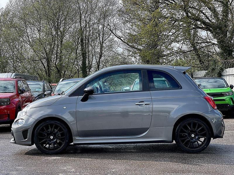 Begagnad Abarth 595 Pista 165 HK (121 kW) 2022 Grå Halvkombi