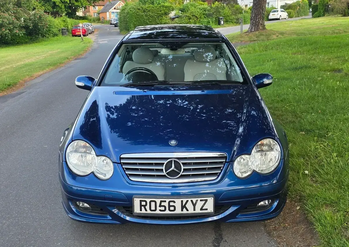 Used Mercedes C180 SE 143 HP (105 kW) 2006 Blue Coupe