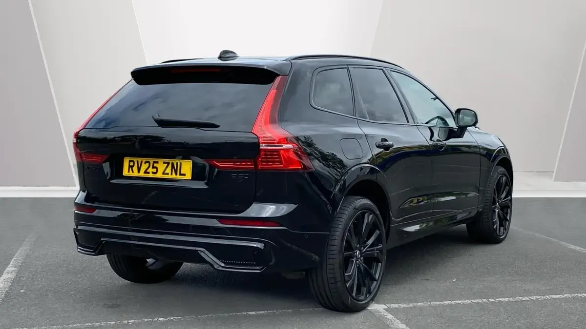 Used Volvo XC60 Ultra 250 HP (183 kW) 2025 Black SUV