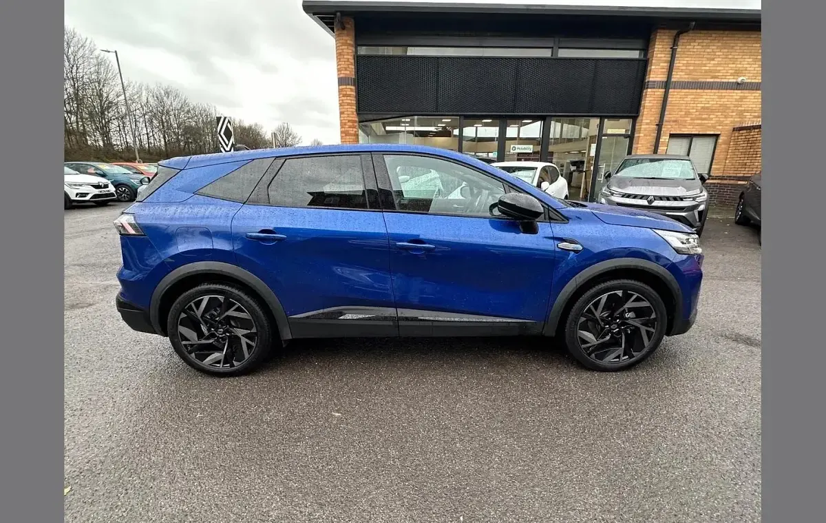 Used Renault Symbioz Iconic Esprit Alpine 160 HP (117 kW) 2025 Iron blue  SUV