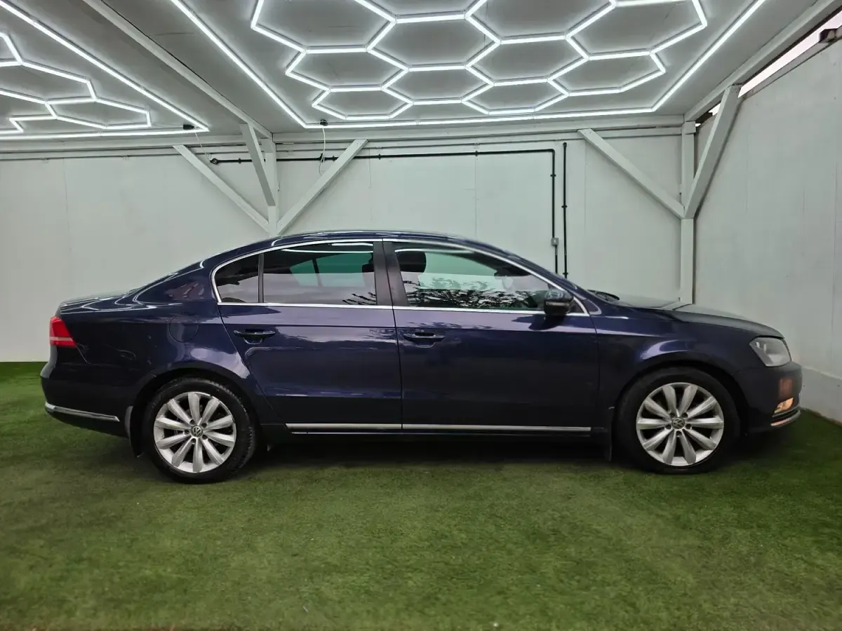 Used VW Passat Highline 138 HP (101 kW) 2013 Blue Sedan