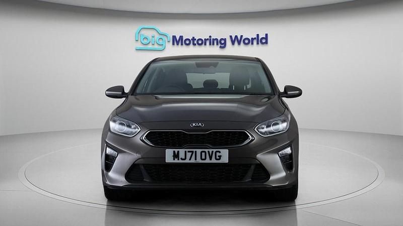 Used Kia Ceed 134 HP (98 kW) 2022 Brown Hatchback