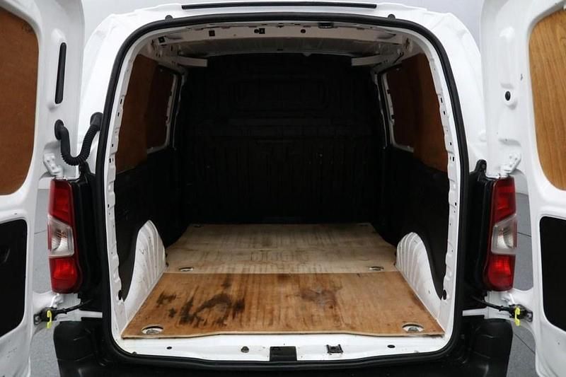 Used Toyota Proace Active 100 HP (73 kW) 2022 White MPV