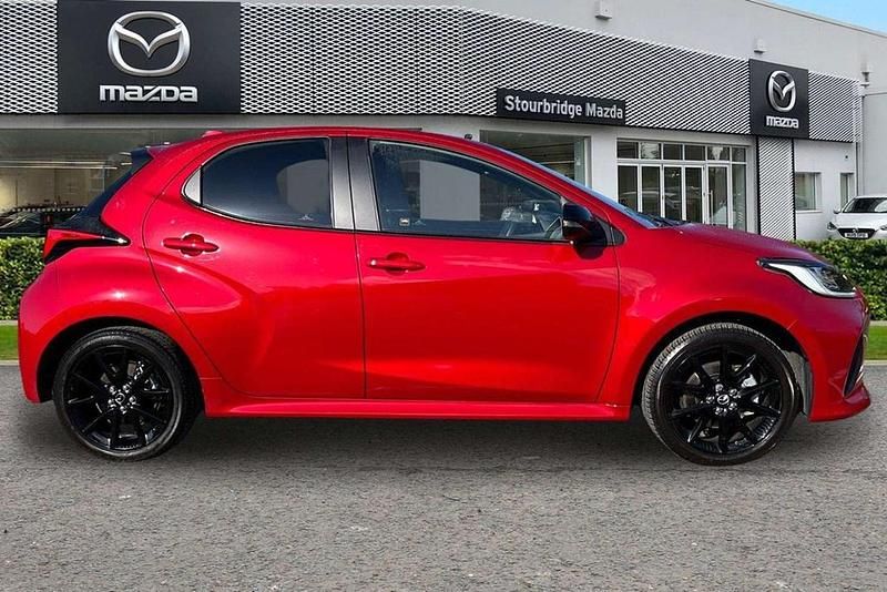 Używany Mazda 2 Homura-Line 116 KM (85 kW) 2025 Czerwony Hatchback
