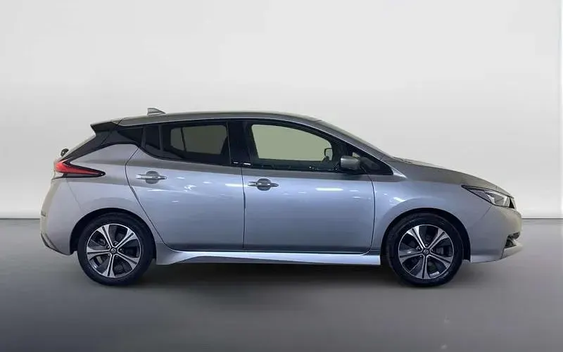 Used Nissan Leaf Tekna 110 kW (150 HP) 2021 Silver Hatchback