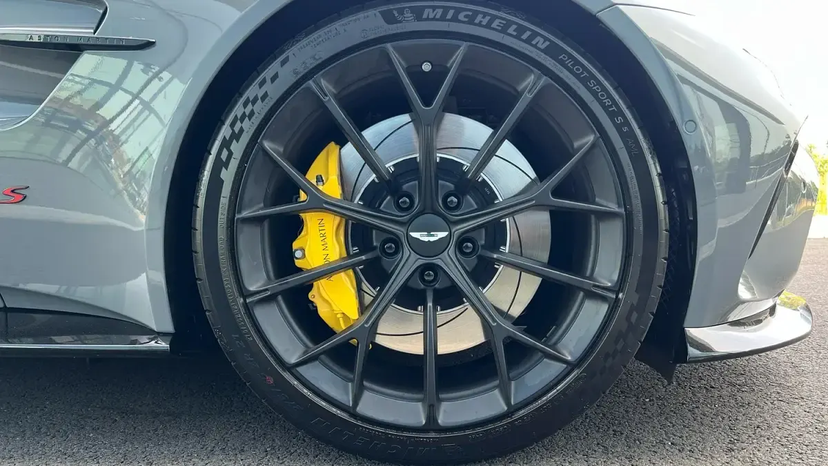 New Aston Martin Vantage 2026 Grey Coupe