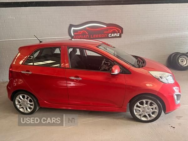 Used Kia Picanto 84 HP (61 kW) 2014 Red Hatchback