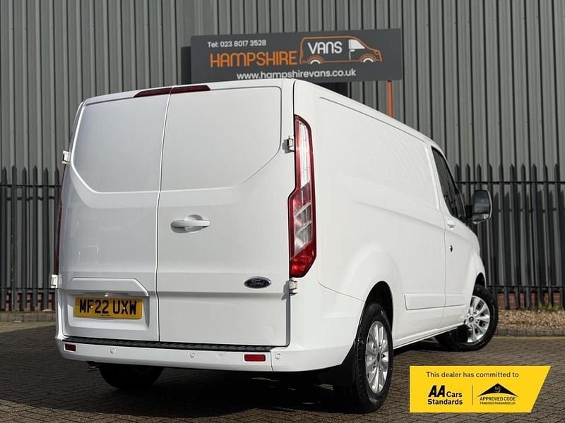Used Ford Transit Custom Limited 130 HP (95 kW) 2022 White Van