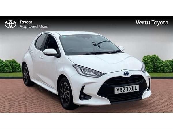 Used 2023 Toyota Yaris Design Hatchback | £17,492 (Fair price) - Image 1/4