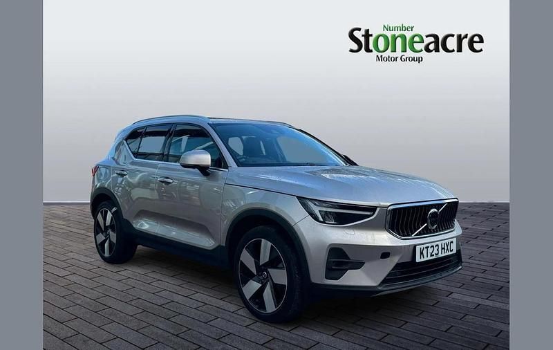 Gold Used 2023 Volvo XC40 Ultimate SUV | £28,495 (Good price) - Image 1/4