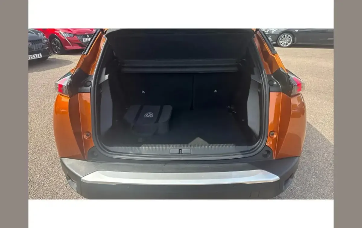 Used Peugeot e-2008 Active+ 100 kW (136 HP) 2023 Orange SUV