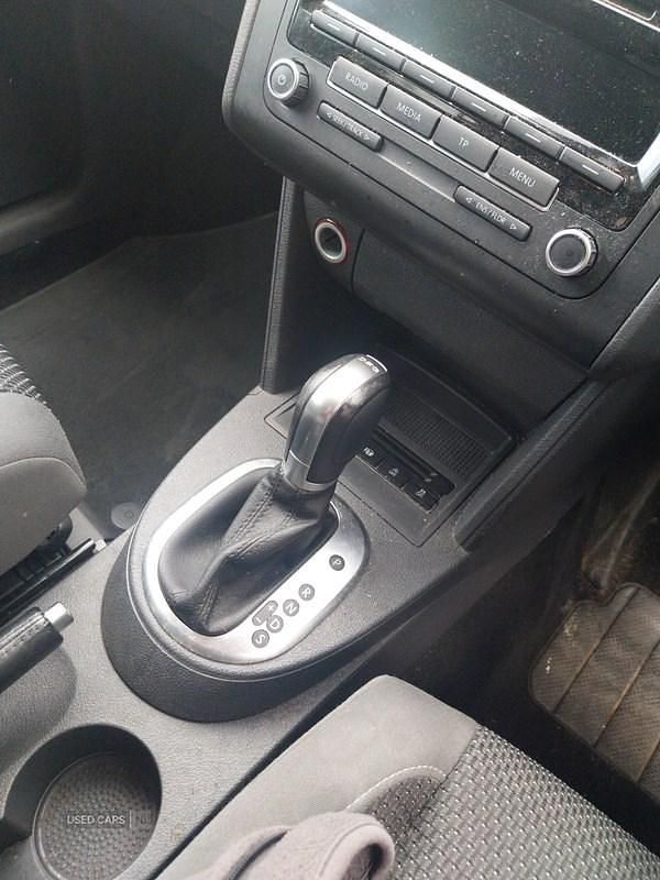 Used VW Touran SE 105 HP (77 kW) 2015 Silver MPV