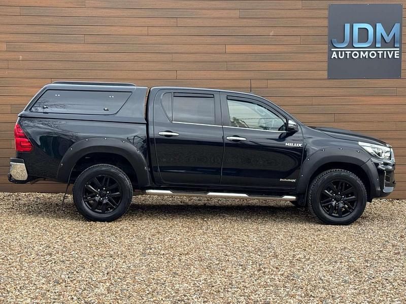 Used Toyota HiLux Luxury 2018 Black Pickup